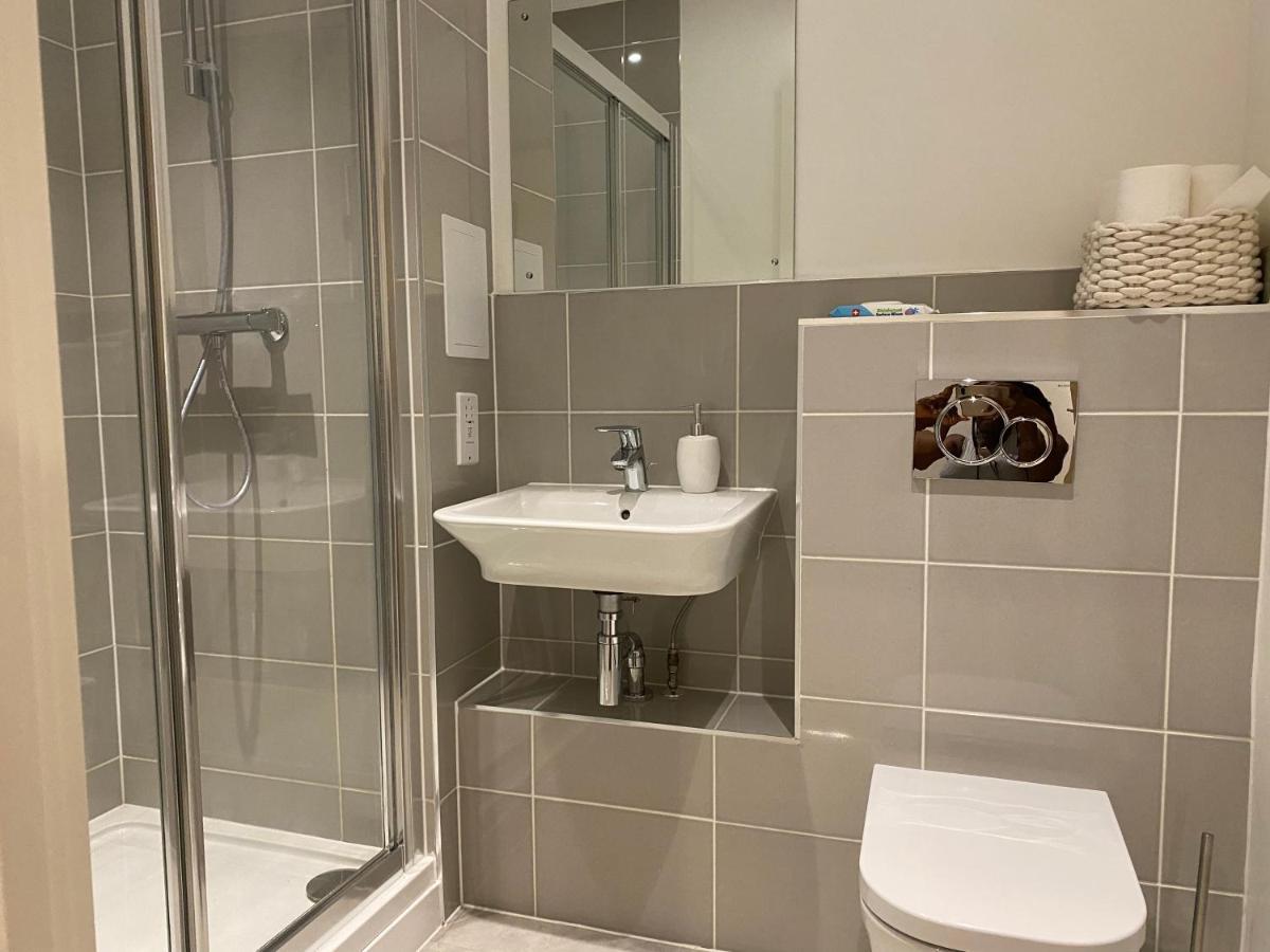 Triple T Homes Cosy 2 Bedroom Apartment With Balcony Ίλφορντ Εξωτερικό φωτογραφία