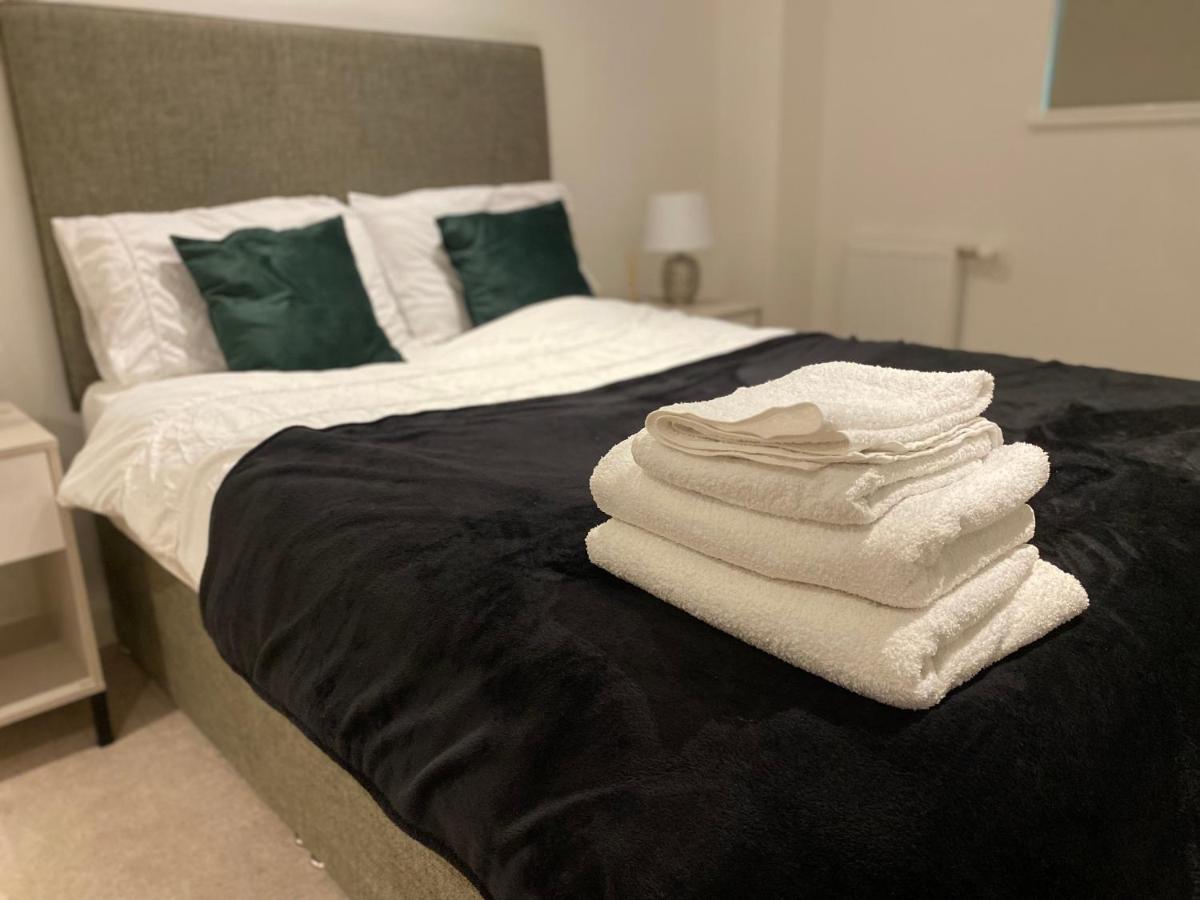Triple T Homes Cosy 2 Bedroom Apartment With Balcony Ίλφορντ Εξωτερικό φωτογραφία